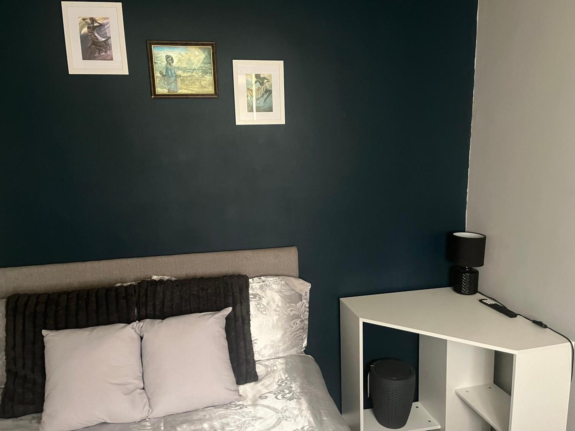 Queenomega'S Home Stay Лондон Экстерьер фото