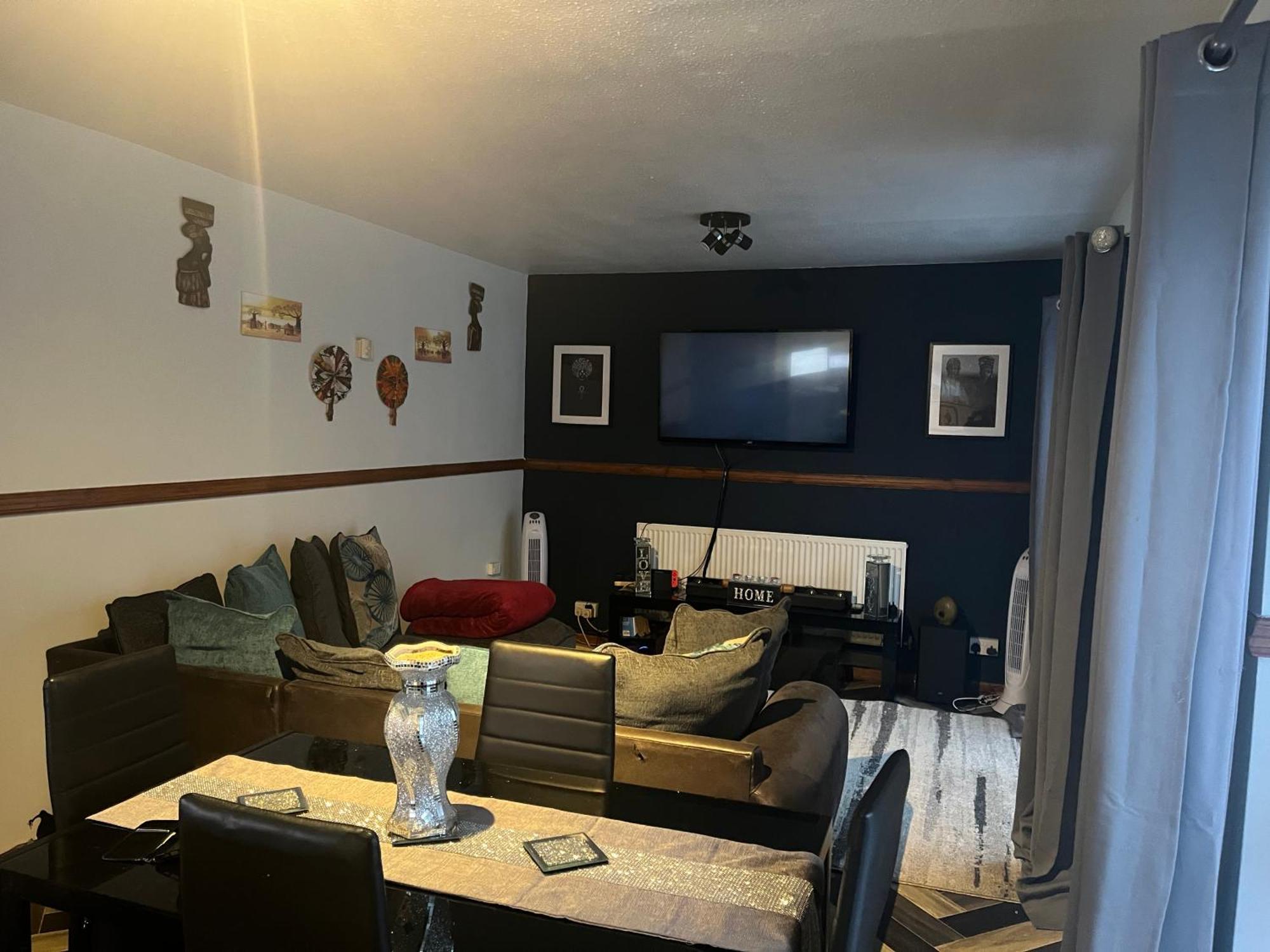 Queenomega'S Home Stay Лондон Экстерьер фото